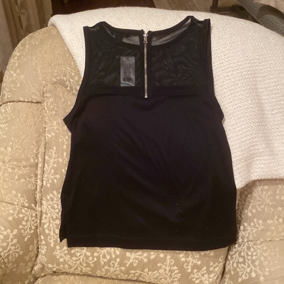 NWT Banana Republic top size small - Picture 3 of 4